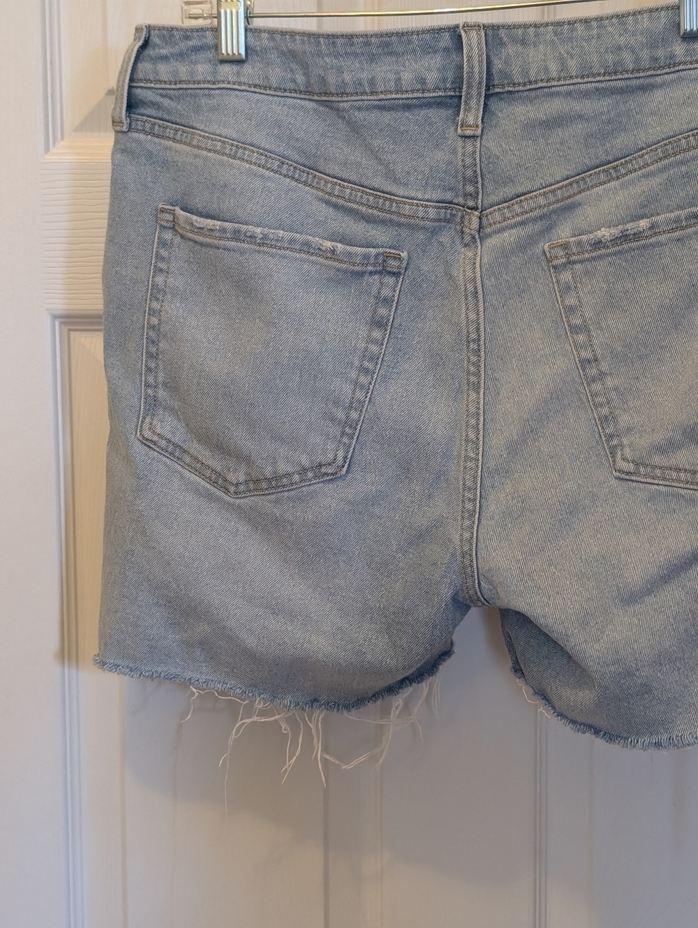 Old Navy High Rise OG Straight Denim‎ Shorts Size 14 Distressed Raw Hem Light... - Picture 6 of 9